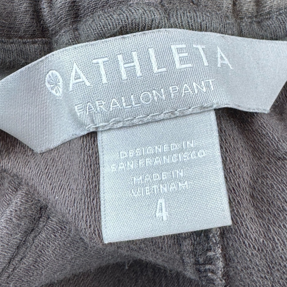 Athleta Gray/Green Camo Farallon Jogger, Size 4 - Picture 6 of 13
